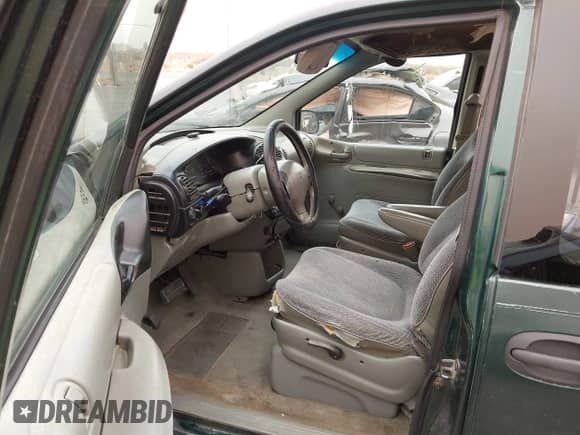1996 Dodge Caravan с VIN 2B4FP2532TR732724, выставлен на аукционе IAAI как лот 41729004 с пробегом 221 744 миль миль и . История ставок и продаж доступна на DreamBid. Изображение 5.