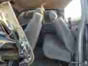 2003 Chevrolet Silverado 2500HD LT z VIN 1GCHK29133E174723, wystawiony jako Copart lot #47583165 z przebiegiem Nie podano mil oraz Szkoda całkowita • Salvage title. Historia ofert i sprzedaży dostępna na DreamBid. Obrazek 10.