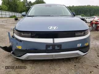 2022 Hyundai Ioniq 5 SEL z VIN KM8KNDAF8NU109032, wystawiony jako Copart lot #54239953 z przebiegiem 11 256 mil mil oraz . Historia ofert i sprzedaży dostępna na DreamBid. Obrazek 5.