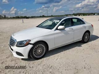2016 Mercedes-Benz C 300 Luxury with VIN 55SWF4KB3GU121758, listed as a Copart auction lot 86080285 with 135,978 mi miles and Clean title. Bid and sale history available at DreamBid. Image 1.