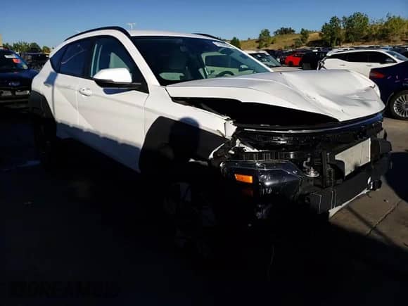 2024 Hyundai Kona SEL с VIN KM8HBCAB9RU093830, выставлен на аукционе Copart как лот 71976584 с пробегом 1 476 миль миль и Списание • Salvage title. История ставок и продаж доступна на DreamBid. Изображение 14.