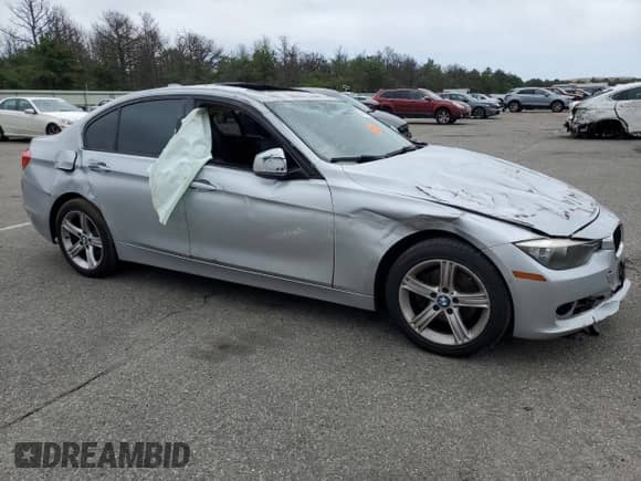 2014 BMW 3 Series 320i xDrive с VIN WBA3C3G58ENS71578, выставлен на аукционе Copart как лот 63252555 с пробегом Не указан миль и Списание • Salvage title. История ставок и продаж доступна на DreamBid. Изображение 4.