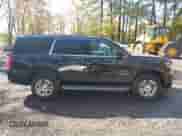 2015 Chevrolet Tahoe LT z VIN 1GNSKBKC8FR547518, wystawiony jako IAAI lot #43544283 z przebiegiem 295 964 mil mil oraz . Historia ofert i sprzedaży dostępna na DreamBid. Obrazek 13.