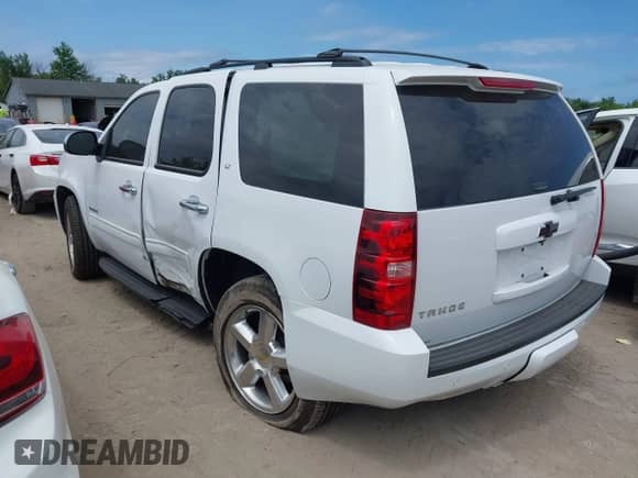 2013 Chevrolet Tahoe LT z VIN 1GNSKBE06DR112219, wystawiony jako IAAI lot #42780846 z przebiegiem 130 605 mil mil oraz . Historia ofert i sprzedaży dostępna na DreamBid. Obrazek 3.