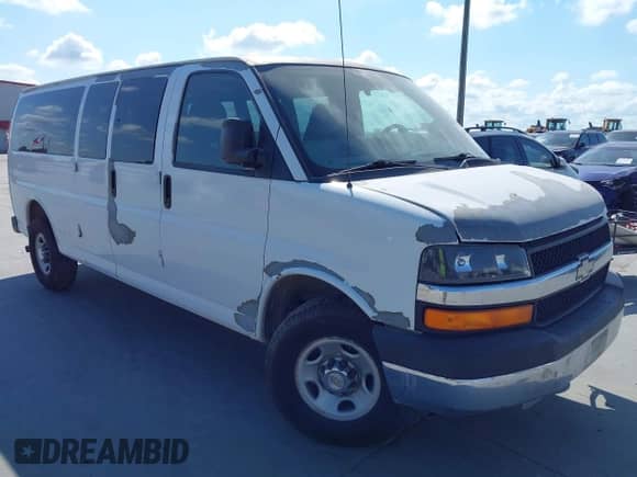 2008 Chevrolet Express Passenger с VIN 1GAHG39K281180455, выставлен на аукционе IAAI как лот 42869133 с пробегом 454 131 миль миль и . История ставок и продаж доступна на DreamBid. Изображение 1.
