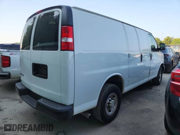 2022 Chevrolet Express Cargo с VIN 1GCWGAFP6N1181980, выставлен на аукционе Copart как лот 84340485 с пробегом 72 178 миль миль и Чистый • Clean title. История ставок и продаж доступна на DreamBid. Изображение 3.