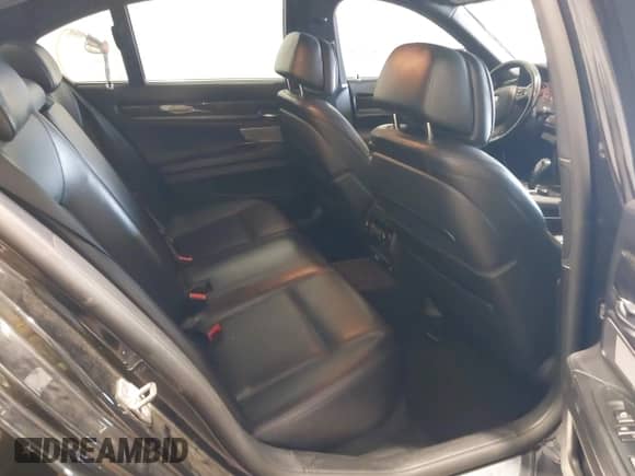 2013 BMW 7 Series 750i xDrive с VIN WBAYB6C5XDC998313, выставлен на аукционе IAAI как лот 42835766 с пробегом 151 062 миль миль и . История ставок и продаж доступна на DreamBid. Изображение 8.
