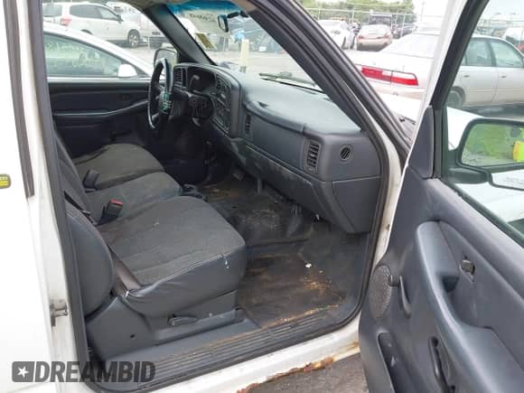 2001 Chevrolet Silverado 1500 с VIN 1GCEC14V91Z137945, выставлен на аукционе IAAI как лот 42368648 с пробегом Не указан миль и . История ставок и продаж доступна на DreamBid. Изображение 5.