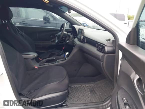 2019 Hyundai Veloster 2.0 with VIN KMHTG6AFXKU019631, listed as a IAAI auction lot 42482460 with 73,718 mi miles and . Bid and sale history available at DreamBid. Image 5.