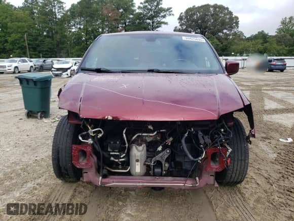 2019 Dodge Grand Caravan GT with VIN 2C4RDGEG6KR641270, listed as a Copart auction lot 69425695 with 134,759 mi miles and Salvage title. Bid and sale history available at DreamBid. Image 5.