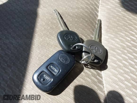 2004 Toyota Highlander with VIN JTEEP21AX40038633, listed as a IAAI auction lot 43221043 with 191,709 mi miles and . Bid and sale history available at DreamBid. Image 11.