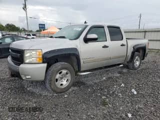 2007 Chevrolet Silverado 1500 2LT z VIN 2GCEK13M271596926, wystawiony jako Copart lot #68361465 z przebiegiem 314 899 mil mil oraz Szkoda całkowita • Salvage title. Historia ofert i sprzedaży dostępna na DreamBid. Obrazek 1.