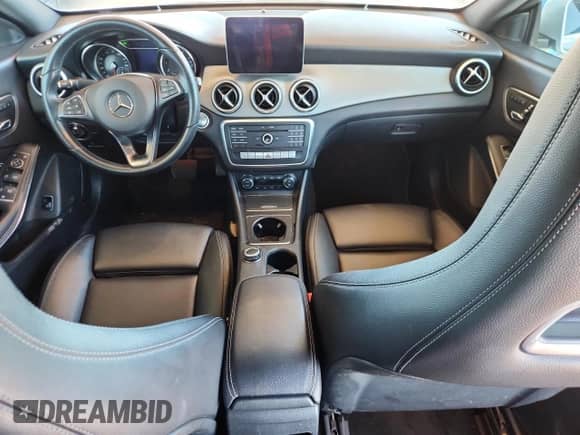 2019 Mercedes-Benz CLA 250 с VIN WDDSJ4EB4KN721165, выставлен на аукционе Copart как лот 83774035 с пробегом 136 550 миль миль и Списание • Salvage title. История ставок и продаж доступна на DreamBid. Изображение 8.