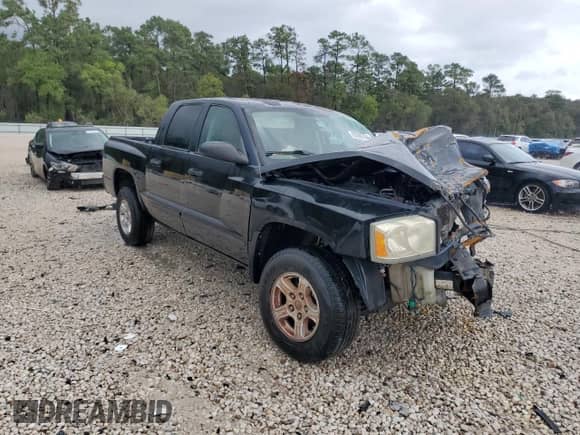 2007 Dodge Dakota SLT z VIN 1D7HE48P37S206527, wystawiony jako Copart lot #80980784 z przebiegiem Nie podano mil oraz Nie do naprawy • Non repairable. Historia ofert i sprzedaży dostępna na DreamBid. Obrazek 4.