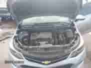 2017 Chevrolet Cruze Premier z VIN 1G1BF5SM0H7263153, wystawiony jako IAAI lot #42981559 z przebiegiem 165 451 mil mil oraz . Historia ofert i sprzedaży dostępna na DreamBid. Obrazek 10.
