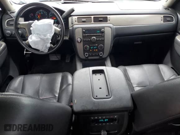 2013 Chevrolet Suburban LT с VIN 1GNSKJE79DR187603, выставлен на аукционе Copart как лот 68721095 с пробегом 207 348 миль миль и Списание • Salvage title. История ставок и продаж доступна на DreamBid. Изображение 8.