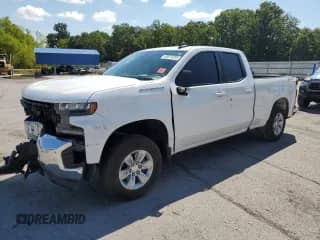 2020 Chevrolet Silverado 1500 LT z VIN 1GCRYDED5LZ295115, wystawiony jako Copart lot #68670205 z przebiegiem 79 457 mil mil oraz Szkoda całkowita • Salvage title. Historia ofert i sprzedaży dostępna na DreamBid. Obrazek 1.