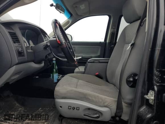 2009 Dodge Dakota Bighorn/Lonestar z VIN 1D7HW38P69S774233, wystawiony jako Copart lot #68258815 z przebiegiem 163 677 mil mil oraz Szkoda całkowita • Salvage title. Historia ofert i sprzedaży dostępna na DreamBid. Obrazek 7.