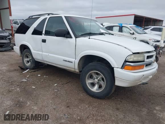 2002 Chevrolet Blazer LS с VIN 1GNCS18W42K105497, выставлен на аукционе IAAI как лот 41572072 с пробегом 142 486 миль миль и . История ставок и продаж доступна на DreamBid. Изображение 1.