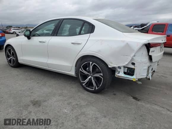 2024 Volvo S60 Plus Dark Theme z VIN 7JRL12TL5RG294691, wystawiony jako Copart lot #53581205 z przebiegiem 5 361 mil mil oraz Szkoda całkowita • Salvage title. Historia ofert i sprzedaży dostępna na DreamBid. Obrazek 2.