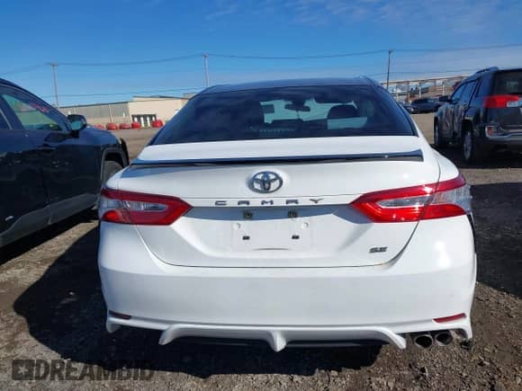 2020 Toyota Camry SE z VIN 4T1G11AK5LU380494, wystawiony jako IAAI lot #43567593 z przebiegiem 13 112 mil mil oraz . Historia ofert i sprzedaży dostępna na DreamBid. Obrazek 16.