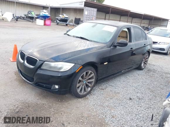 2011 BMW 3 Series 328i с VIN WBAPH5C51BA445336, выставлен на аукционе IAAI как лот 43516231 с пробегом 157 466 миль миль и . История ставок и продаж доступна на DreamBid. Изображение 2.