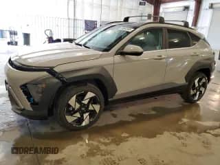 2025 Hyundai Kona Limited с VIN KM8HECA36SU309798, выставлен на аукционе Copart как лот 59682905 с пробегом 297 миль миль и Списание • Salvage title. История ставок и продаж доступна на DreamBid. Изображение 1.