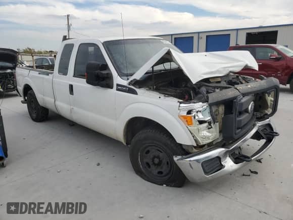 2011 Ford F-250 XL z VIN 1FT7X2A68BEB05190, wystawiony jako Copart lot #82561075 z przebiegiem 346 160 mil mil oraz Szkoda całkowita • Salvage title. Historia ofert i sprzedaży dostępna na DreamBid. Obrazek 4.
