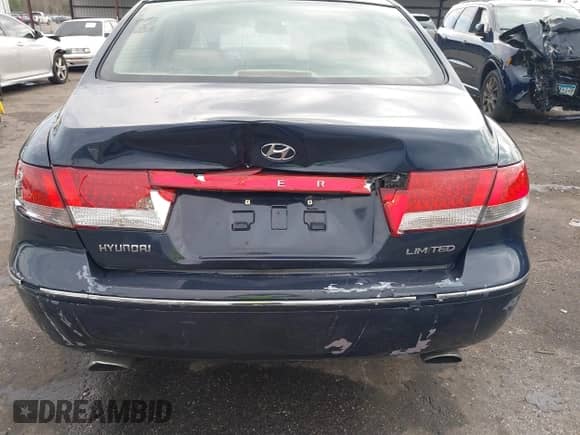 2006 Hyundai Azera SE с VIN KMHFC46F86A110023, выставлен на аукционе IAAI как лот 41427898 с пробегом 197 837 миль миль и . История ставок и продаж доступна на DreamBid. Изображение 6.