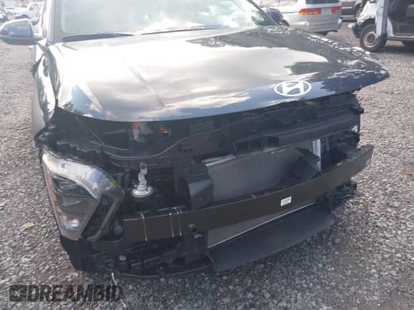 2025 Hyundai Kona SEL с VIN KM8HBCAB0SU271856, выставлен на аукционе IAAI как лот 42797939 с пробегом 3 518 миль миль и . История ставок и продаж доступна на DreamBid. Изображение 6.