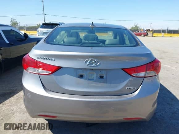 2013 Hyundai Elantra GLS с VIN KMHDH4AEXDU523371, выставлен на аукционе IAAI как лот 42653565 с пробегом 60 111 миль миль и . История ставок и продаж доступна на DreamBid. Изображение 16.