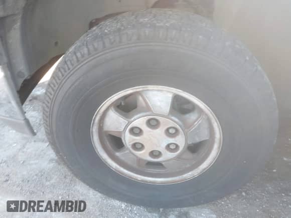 2002 Chevrolet Tahoe LT with VIN 1GNEK13Z32J186881, listed as a IAAI auction lot 43555639 with Not provided miles and . Bid and sale history available at DreamBid. Image 12.