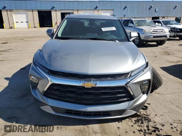 2023 Chevrolet Blazer LT z VIN 3GNKBHR49PS233313, wystawiony jako Copart lot #84640065 z przebiegiem 19 779 mil mil oraz Szkoda całkowita • Salvage title. Historia ofert i sprzedaży dostępna na DreamBid. Obrazek 5.