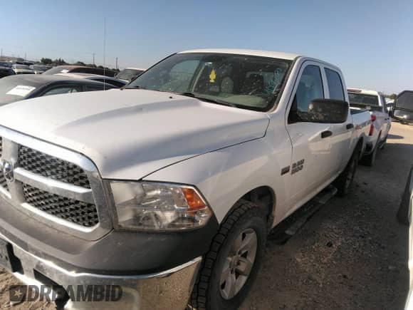 2018 Ram 1500 Express z VIN 1C6RR7KT7JS112465, wystawiony jako IAAI lot #40562073 z przebiegiem 212 718 mil mil oraz . Historia ofert i sprzedaży dostępna na DreamBid. Obrazek 17.