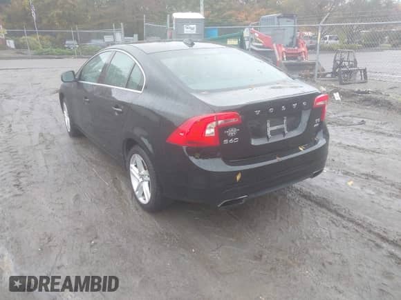 2015 Volvo S60 T5 Premier с VIN YV1612TKXF2338061, выставлен на аукционе IAAI как лот 43391459 с пробегом 103 198 миль миль и . История ставок и продаж доступна на DreamBid. Изображение 3.
