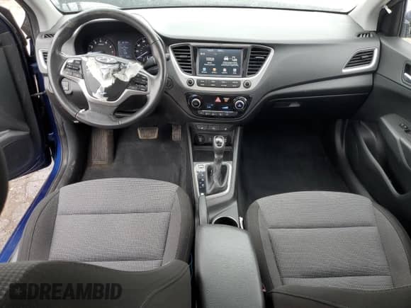 2019 Hyundai Accent Limited z VIN 3KPC34A31KE055006, wystawiony jako Copart lot #69599095 z przebiegiem 54 826 mil mil oraz Czysty tytuł • Clean title. Historia ofert i sprzedaży dostępna na DreamBid. Obrazek 8.