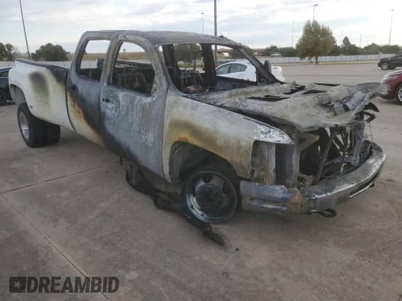 2008 Chevrolet Silverado 3500HD DRW Work Truck z VIN 1GCJC33K48F152849, wystawiony jako Copart lot #76907014 z przebiegiem Nie podano mil oraz Nie do naprawy • Non repairable. Historia ofert i sprzedaży dostępna na DreamBid. Obrazek 4.