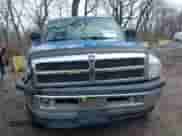 1998 Dodge 1500 z VIN 1B7HF13Z9WJ163928, wystawiony jako IAAI lot #41728098 z przebiegiem 141 085 mil mil oraz . Historia ofert i sprzedaży dostępna na DreamBid. Obrazek 12.