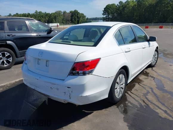 2008 Honda Accord LX с VIN 1HGCP26358A129882, выставлен на аукционе IAAI как лот 43275029 с пробегом 207 696 миль миль и . История ставок и продаж доступна на DreamBid. Изображение 4.