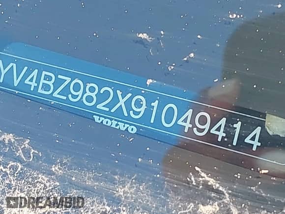2009 Volvo XC70 3.2L with VIN YV4BZ982X91049414, listed as a IAAI auction lot 43423880 with 102,727 mi miles and . Bid and sale history available at DreamBid. Image 9.