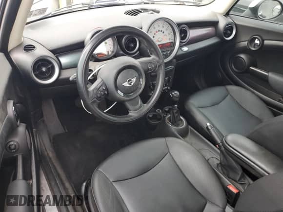 2013 MINI Hardtop с VIN WMWSU3C55DT681229, выставлен на аукционе Copart как лот 81660785 с пробегом 58 932 миль миль и Списание • Salvage title. История ставок и продаж доступна на DreamBid. Изображение 8.
