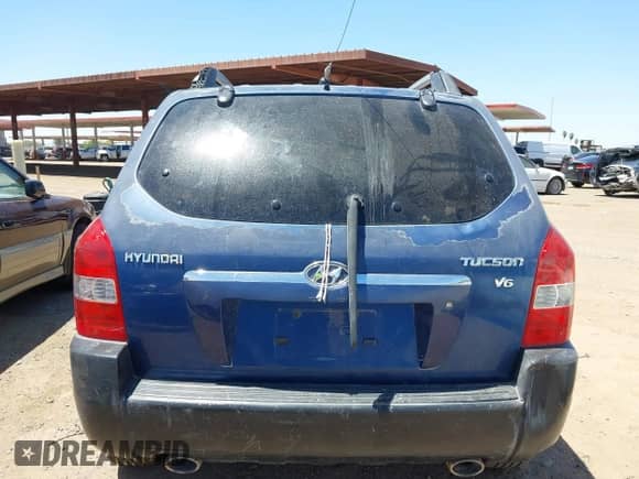 2007 Hyundai Tucson SE z VIN KM8JN12D47U488573, wystawiony jako IAAI lot #42347351 z przebiegiem 215 556 mil mil oraz . Historia ofert i sprzedaży dostępna na DreamBid. Obrazek 6.