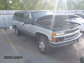 1997 Chevrolet Suburban с VIN 1GNFK16R5VJ349292, выставлен на аукционе IAAI как лот 43138836 с пробегом 266 420 миль миль и . История ставок и продаж доступна на DreamBid. Изображение 1.
