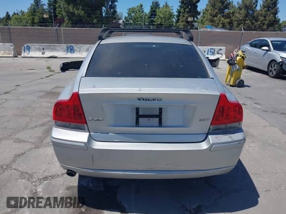 2007 Volvo S60 2.5L Turbo с VIN YV1RS592172627236, выставлен на аукционе IAAI как лот 42680586 с пробегом 161 275 миль миль и . История ставок и продаж доступна на DreamBid. Изображение 16.