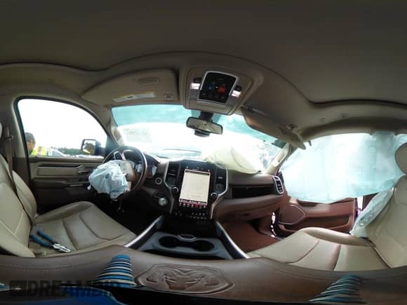 2020 Ram 1500 Laramie с VIN 1C6SRFJT1LN157271, выставлен на аукционе IAAI как лот 43143081 с пробегом 89 423 миль миль и . История ставок и продаж доступна на DreamBid. Изображение 18.