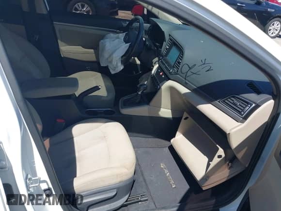 2018 Hyundai Elantra SEL z VIN 5NPD84LF5JH383729, wystawiony jako IAAI lot #36924178 z przebiegiem 58 621 mil mil oraz . Historia ofert i sprzedaży dostępna na DreamBid. Obrazek 5.