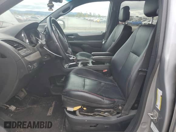 2014 Dodge Grand Caravan R/T z VIN 2C4RDGEG9ER327634, wystawiony jako Copart lot #69062575 z przebiegiem 219 088 mil mil oraz Szkoda całkowita • Salvage title. Historia ofert i sprzedaży dostępna na DreamBid. Obrazek 7.