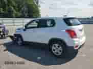 2017 Chevrolet Trax LS z VIN 3GNCJKSB5HL232085, wystawiony jako Copart lot #80180115 z przebiegiem 56 200 mil mil oraz Szkoda całkowita • Salvage title. Historia ofert i sprzedaży dostępna na DreamBid. Obrazek 2.