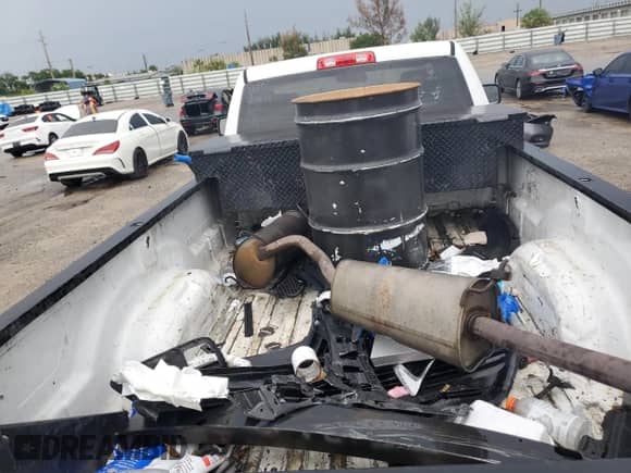 2020 Ram 1500 Tradesman z VIN 3C6JR6DGXLG289917, wystawiony jako Copart lot #61870714 z przebiegiem 190 350 mil mil oraz Nie do naprawy • Non repairable. Historia ofert i sprzedaży dostępna na DreamBid. Obrazek 10.