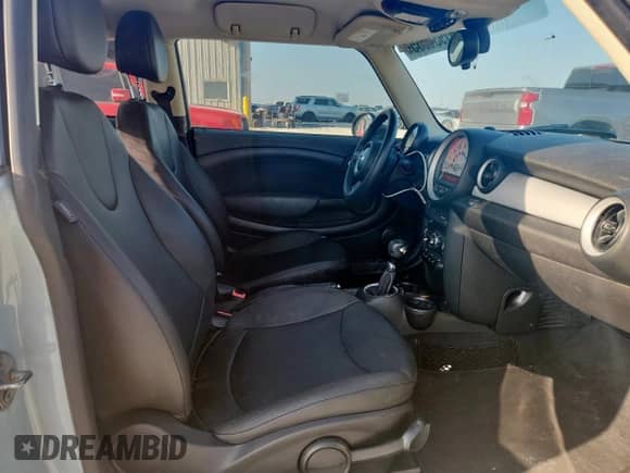 2013 MINI Hardtop with VIN WMWSU3C5XDT692050, listed as a Copart auction lot 61934885 with 117,209 mi miles and Clean title. Bid and sale history available at DreamBid. Image 10.